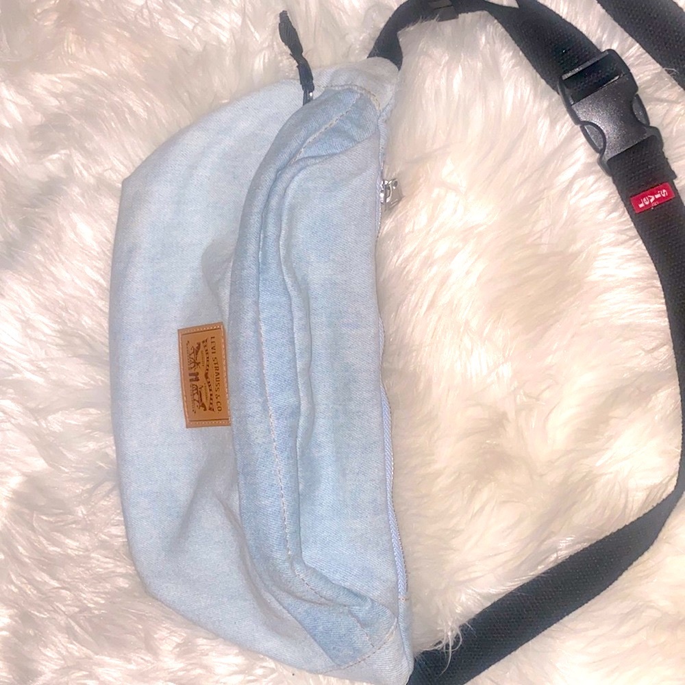 Levi’s Denim Fanny Pack - Picture 4 of 5